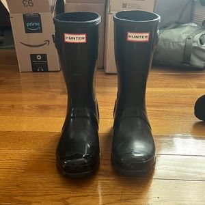 Black Hunter Rainboots with black hunter socks, size 8